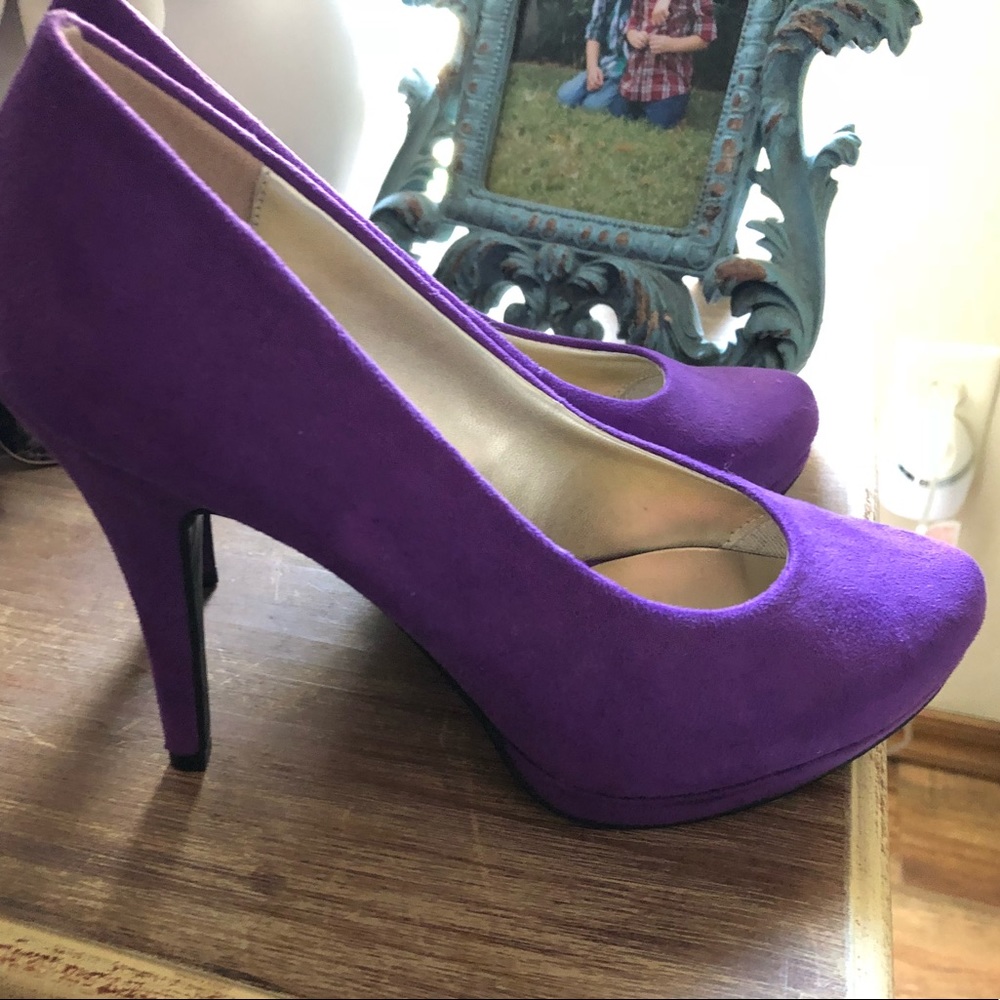 Purple suede pumps
